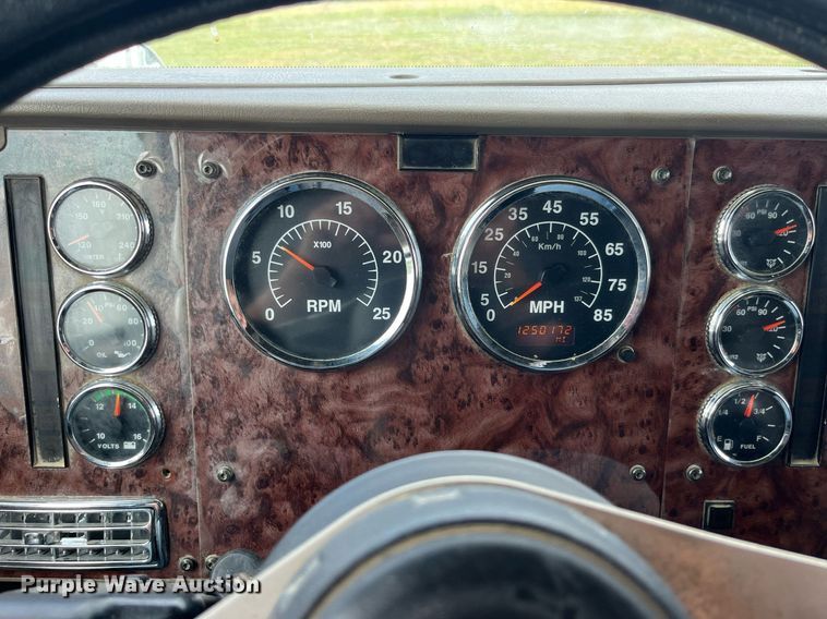 image for item DP0502 2007 International 9200i  semi truck