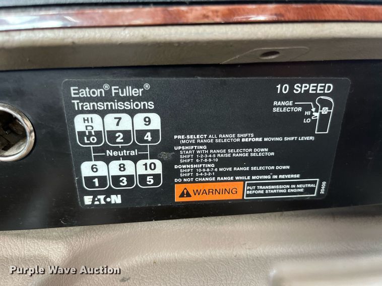 image for item DP0502 2007 International 9200i  semi truck