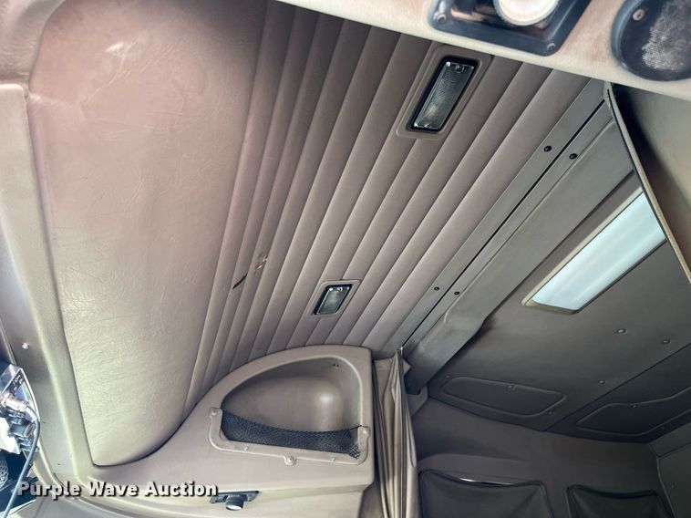 image for item DP0502 2007 International 9200i  semi truck