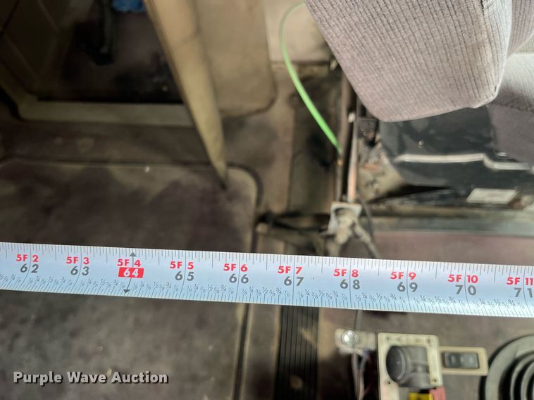 image for item DP0502 2007 International 9200i  semi truck