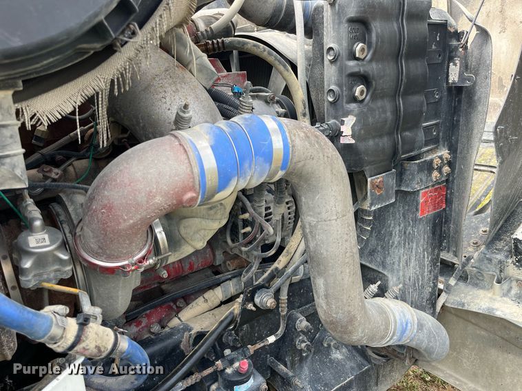 image for item DP0502 2007 International 9200i  semi truck