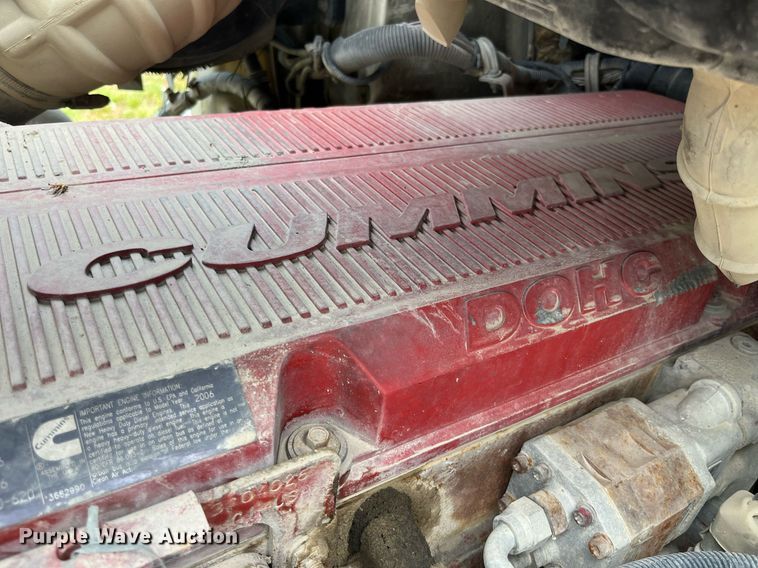 image for item DP0502 2007 International 9200i  semi truck