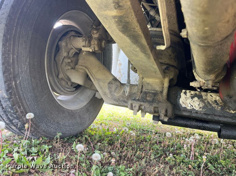 image for item DP0502 2007 International 9200i  semi truck