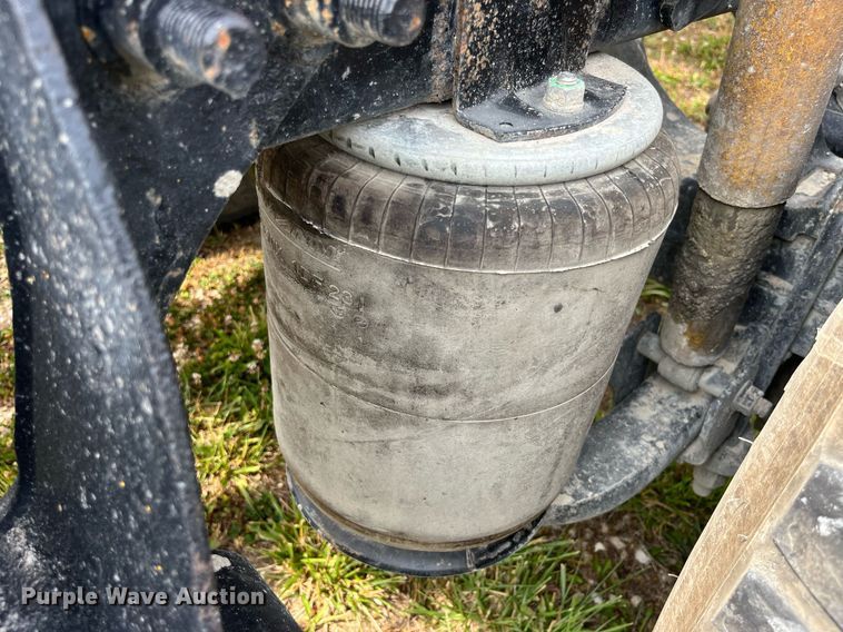 image for item DP0502 2007 International 9200i  semi truck