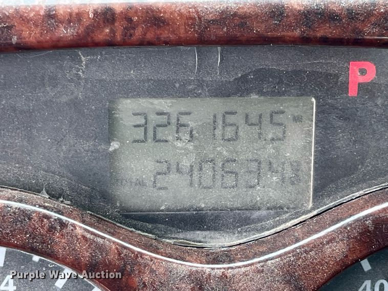 image for item DP0504 2001 Mack CH613  semi truck