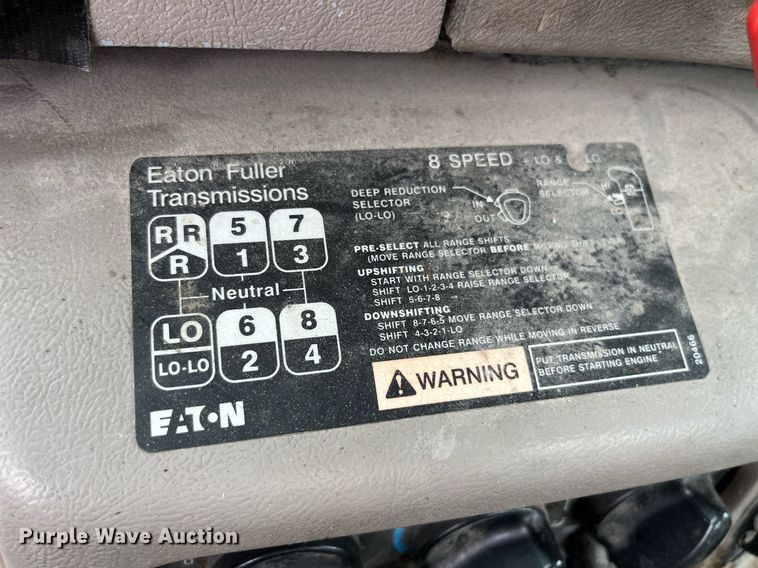 image for item DP0504 2001 Mack CH613  semi truck