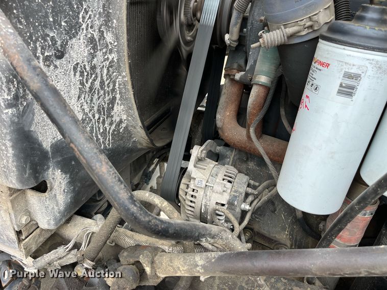 image for item DP0504 2001 Mack CH613  semi truck