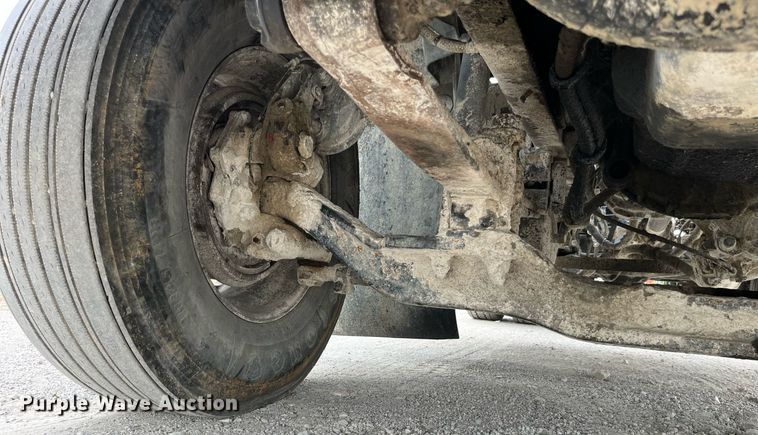 image for item DP0504 2001 Mack CH613  semi truck