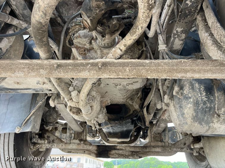 image for item DP0504 2001 Mack CH613  semi truck