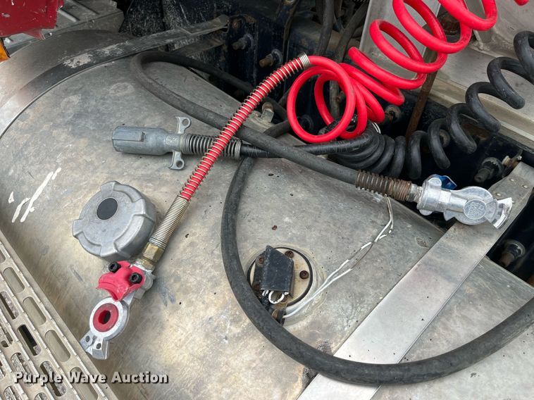 image for item DP0505 2001 Mack CH613  semi truck