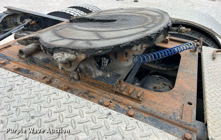 image for item DP0505 2001 Mack CH613  semi truck