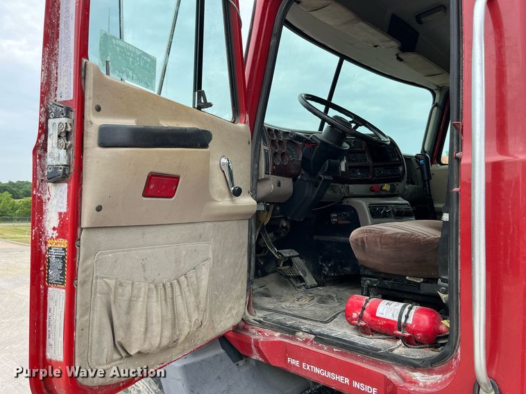 image for item DP0505 2001 Mack CH613  semi truck