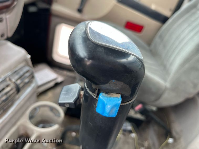 image for item DP0505 2001 Mack CH613  semi truck