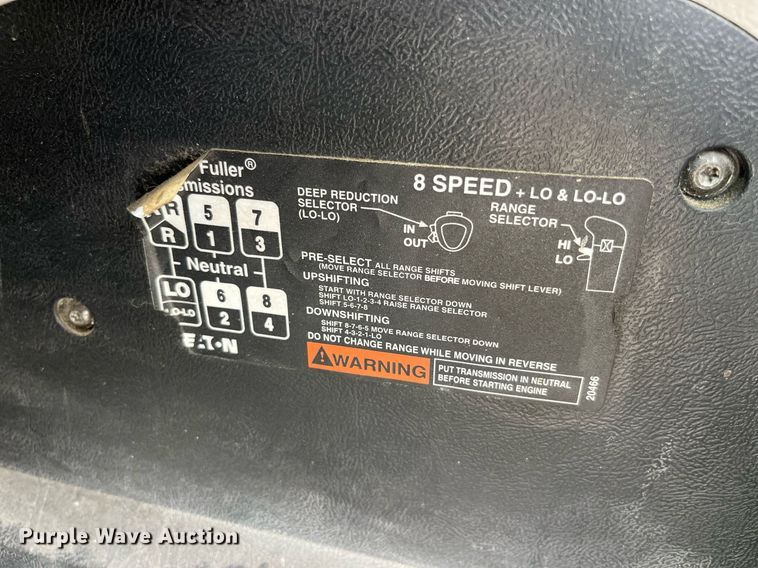 image for item DP0505 2001 Mack CH613  semi truck