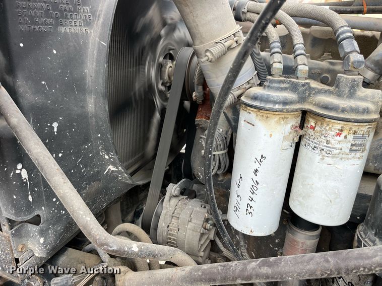 image for item DP0505 2001 Mack CH613  semi truck