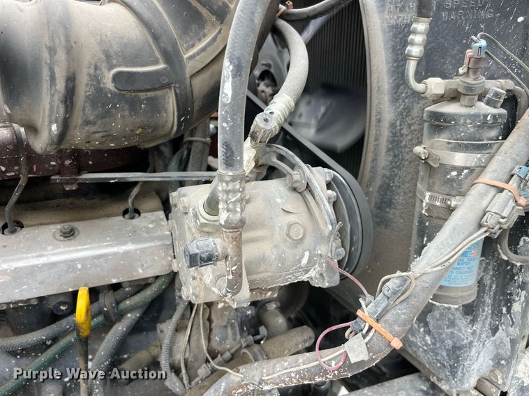 image for item DP0505 2001 Mack CH613  semi truck