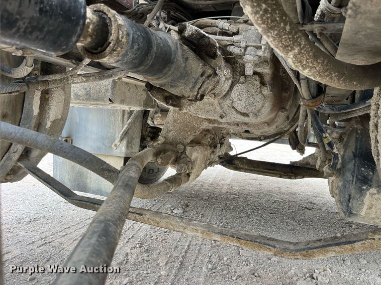 image for item DP0505 2001 Mack CH613  semi truck