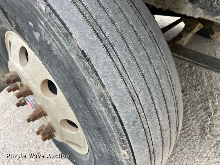 image for item DP0505 2001 Mack CH613  semi truck