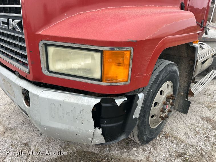 image for item DP0506 2001 Mack CH613  semi truck