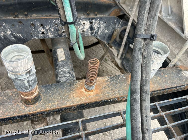 image for item DP0506 2001 Mack CH613  semi truck