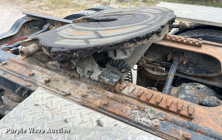 image for item DP0506 2001 Mack CH613  semi truck