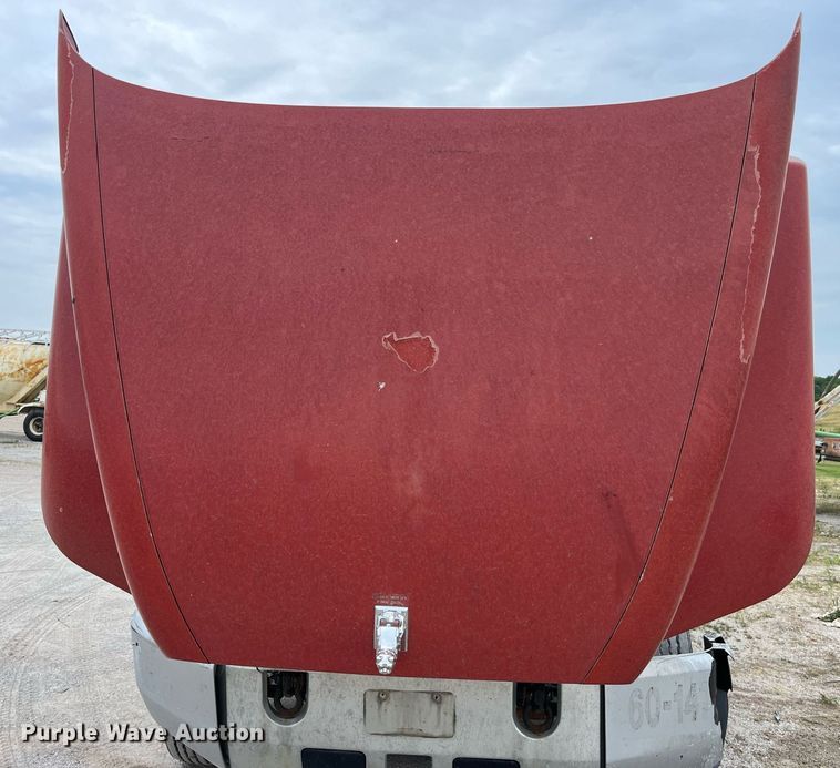 image for item DP0506 2001 Mack CH613  semi truck