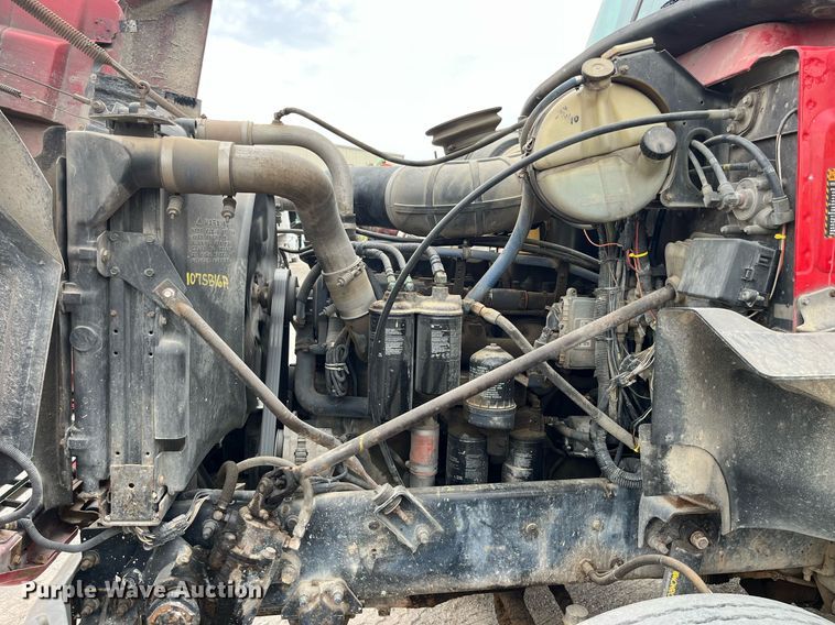 image for item DP0506 2001 Mack CH613  semi truck