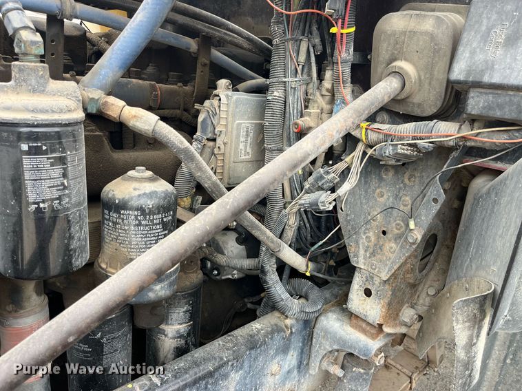 image for item DP0506 2001 Mack CH613  semi truck