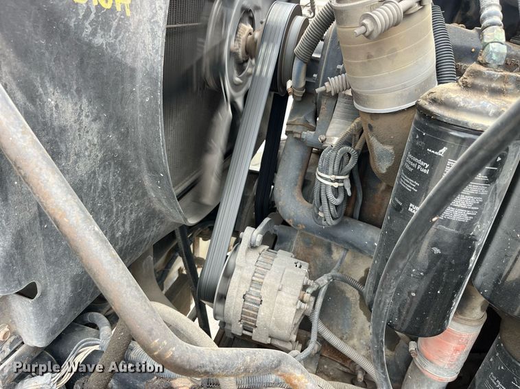 image for item DP0506 2001 Mack CH613  semi truck