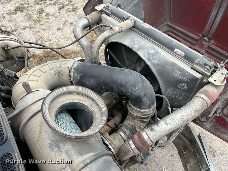 image for item DP0506 2001 Mack CH613  semi truck