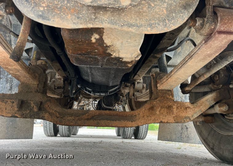 image for item DP0506 2001 Mack CH613  semi truck