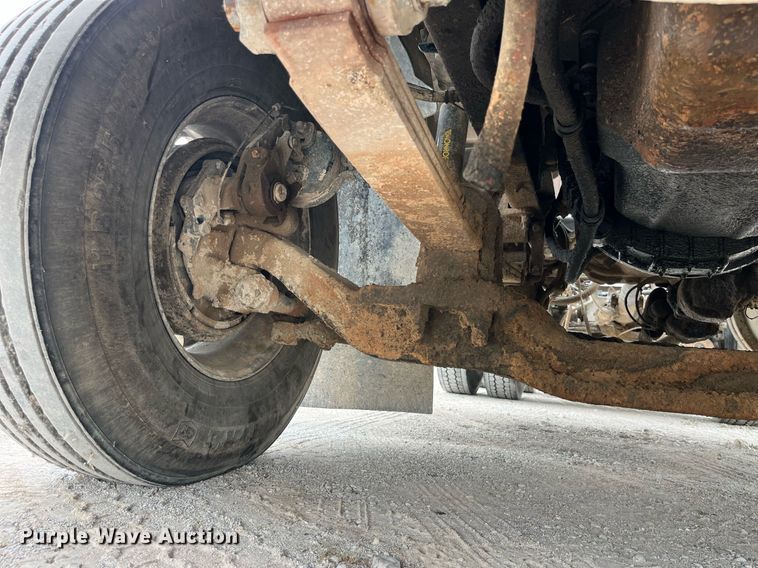 image for item DP0506 2001 Mack CH613  semi truck