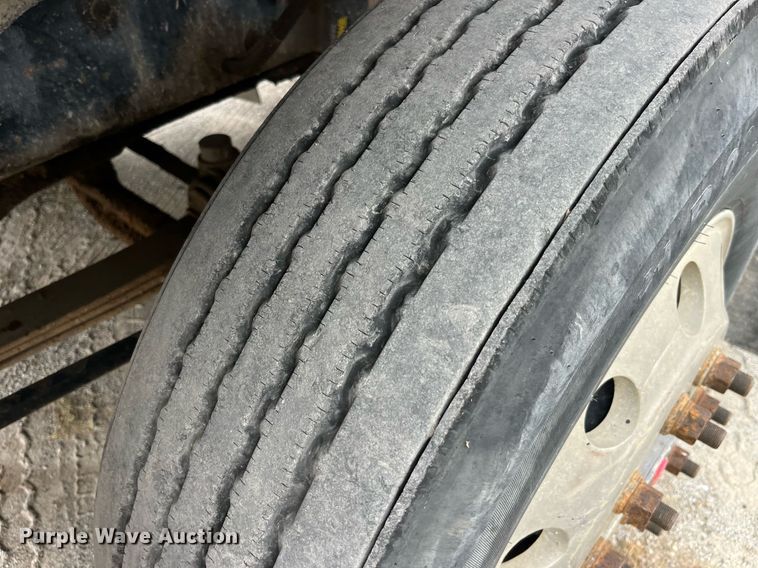 image for item DP0506 2001 Mack CH613  semi truck