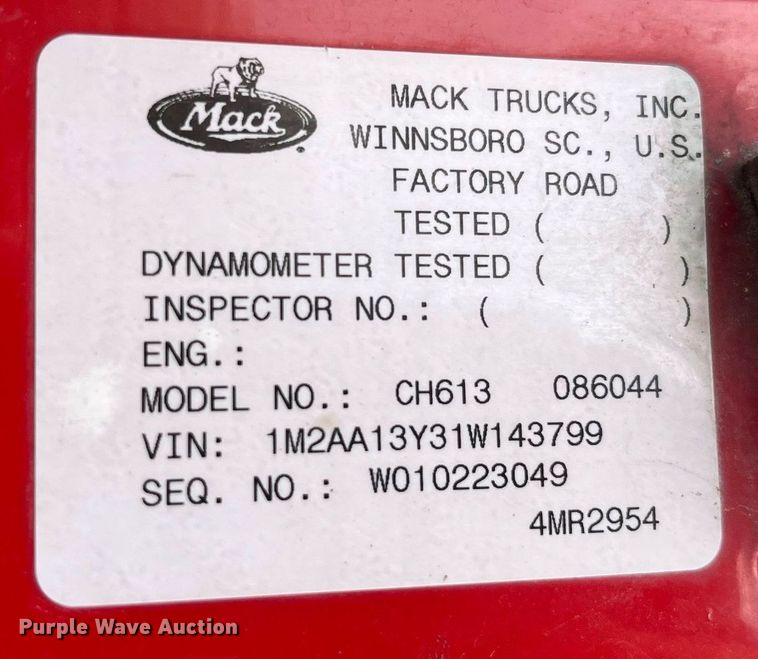 image for item DP0506 2001 Mack CH613  semi truck