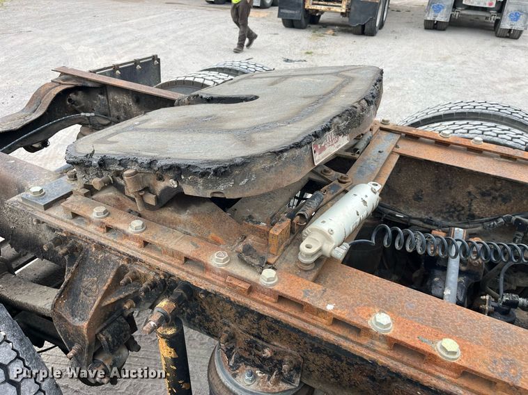 image for item DP0507 2000 Mack CH613  semi truck