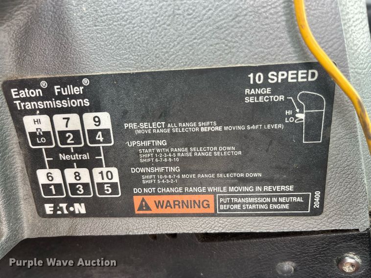 image for item DP0507 2000 Mack CH613  semi truck