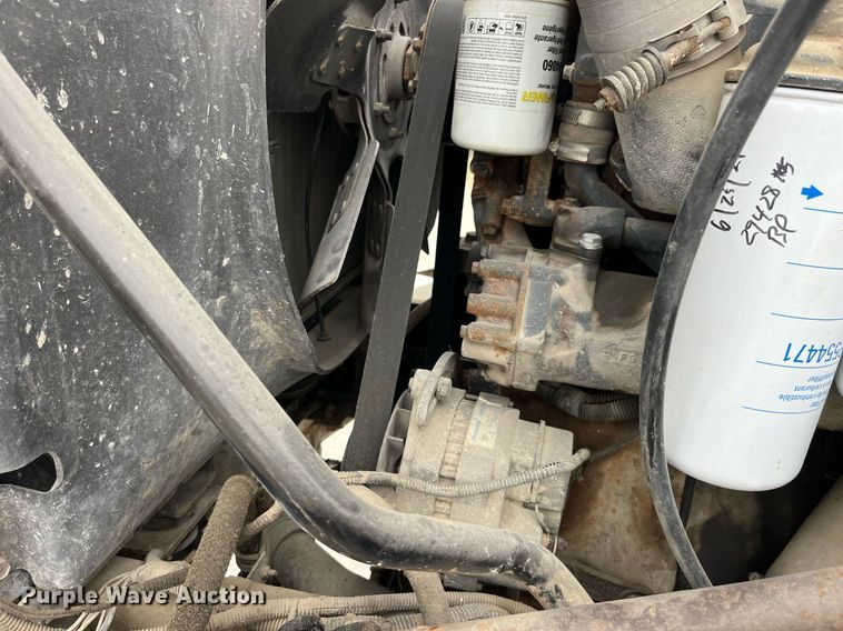 image for item DP0507 2000 Mack CH613  semi truck