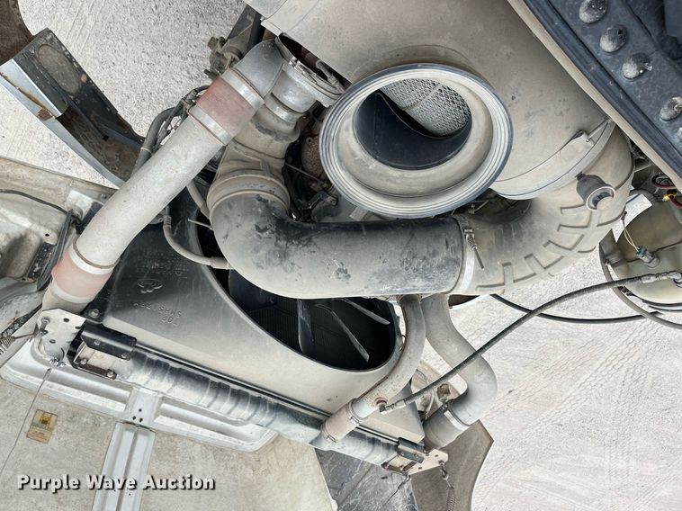 image for item DP0507 2000 Mack CH613  semi truck