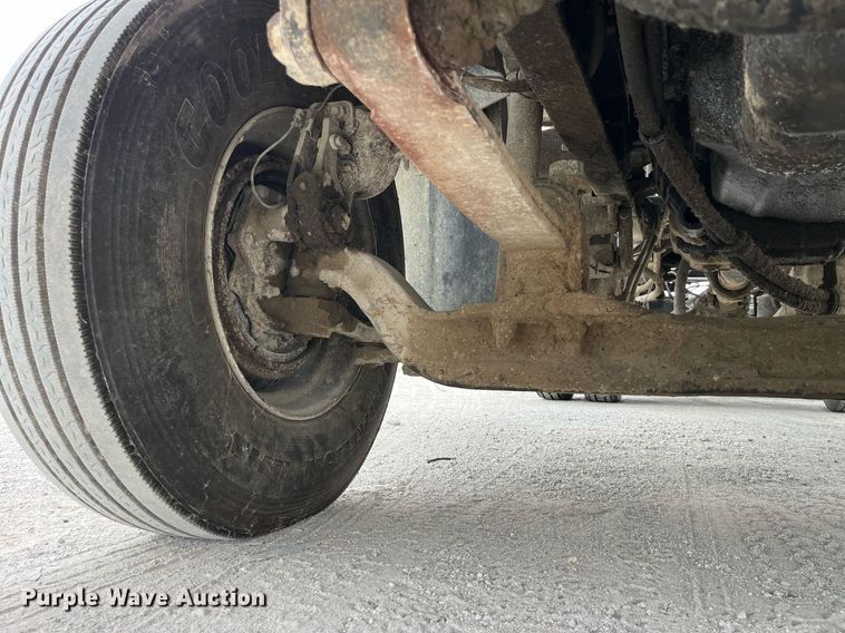 image for item DP0507 2000 Mack CH613  semi truck