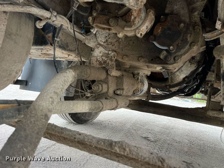 image for item DP0507 2000 Mack CH613  semi truck