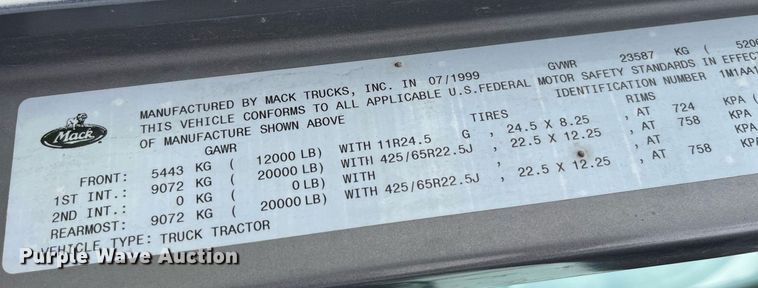 image for item DP0507 2000 Mack CH613  semi truck