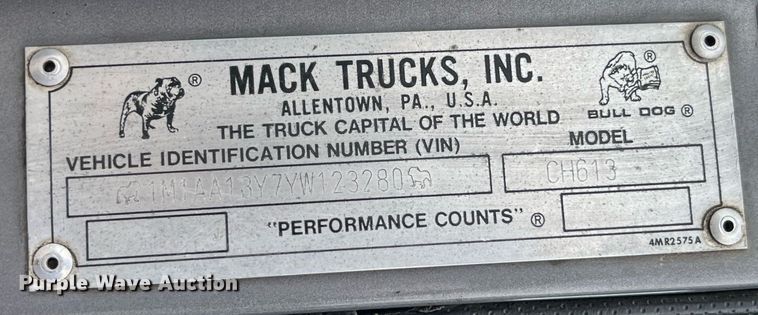 image for item DP0507 2000 Mack CH613  semi truck