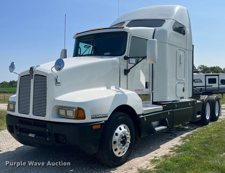 image for item DP0514 2007 Kenworth T600  semi truck