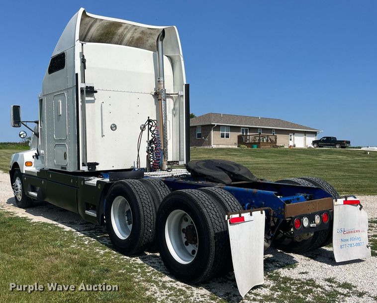 image for item DP0514 2007 Kenworth T600  semi truck