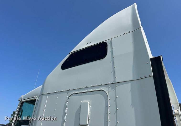 image for item DP0514 2007 Kenworth T600  semi truck