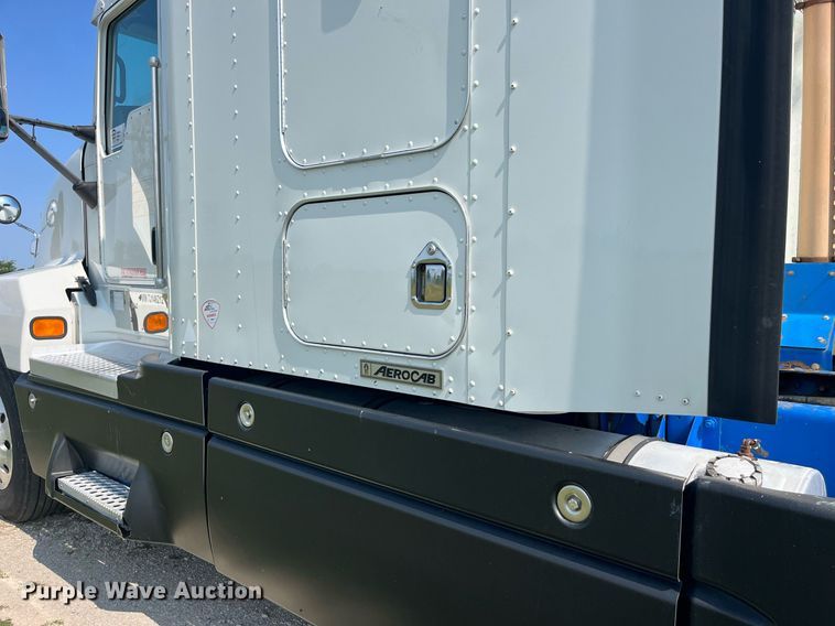 image for item DP0514 2007 Kenworth T600  semi truck