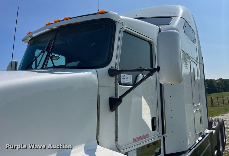 image for item DP0514 2007 Kenworth T600  semi truck