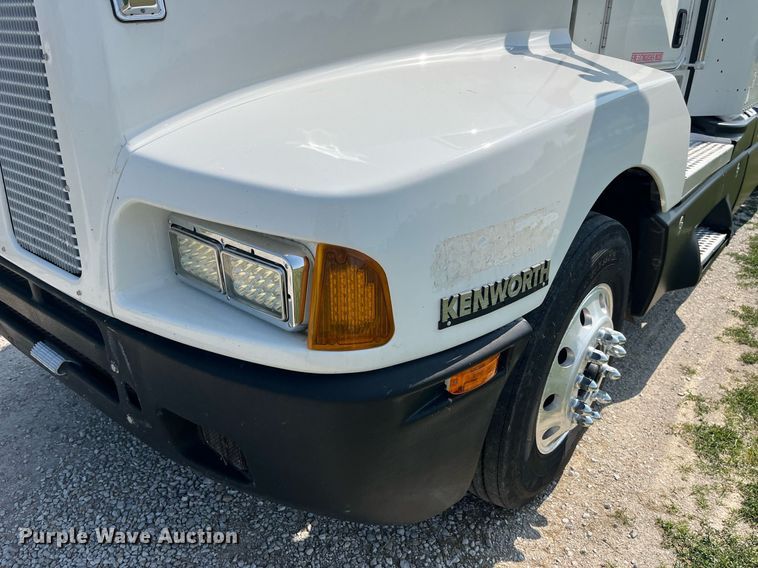 image for item DP0514 2007 Kenworth T600  semi truck