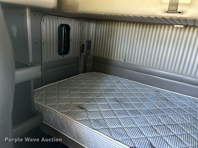 image for item DP0514 2007 Kenworth T600  semi truck