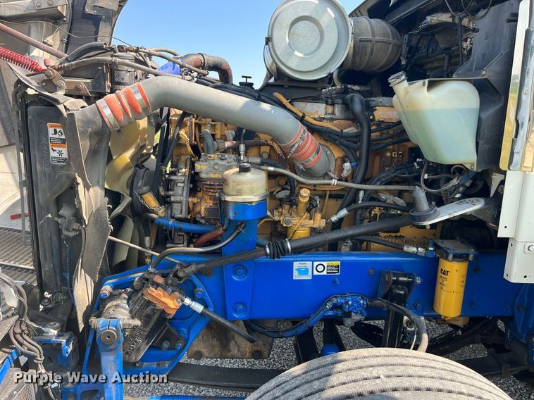 image for item DP0514 2007 Kenworth T600  semi truck